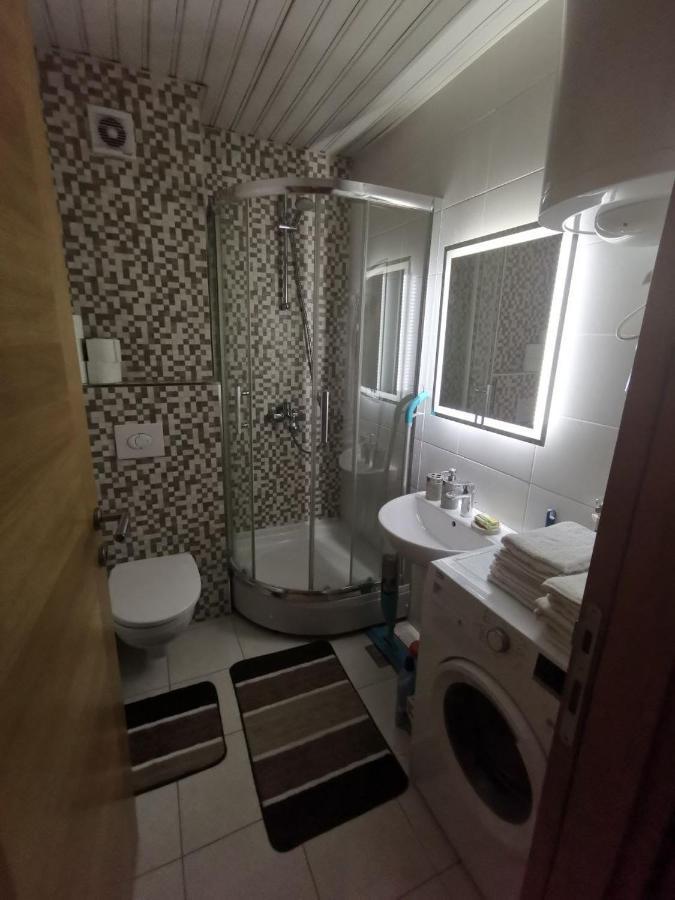 Delta Apartman 포드고리차 외부 사진